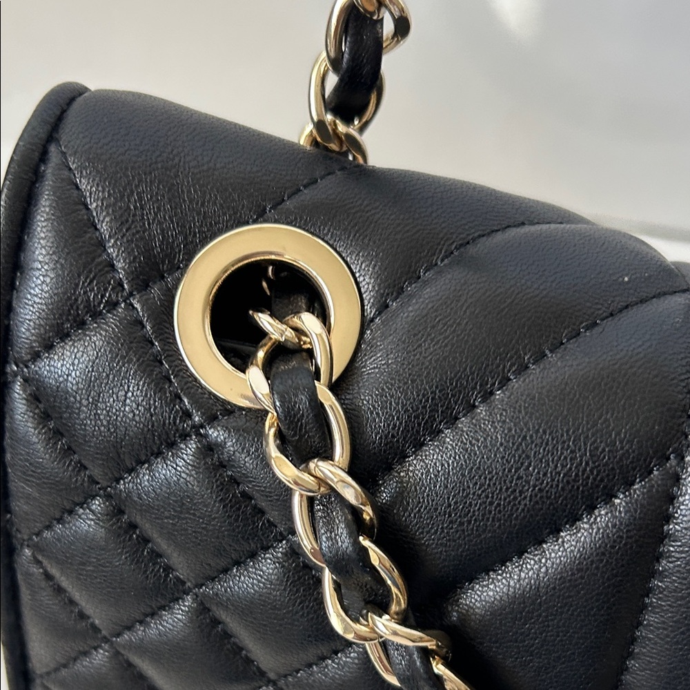 Danier Black Quilted Shoulder Bag with Gold Chain - Picture 6 of 16